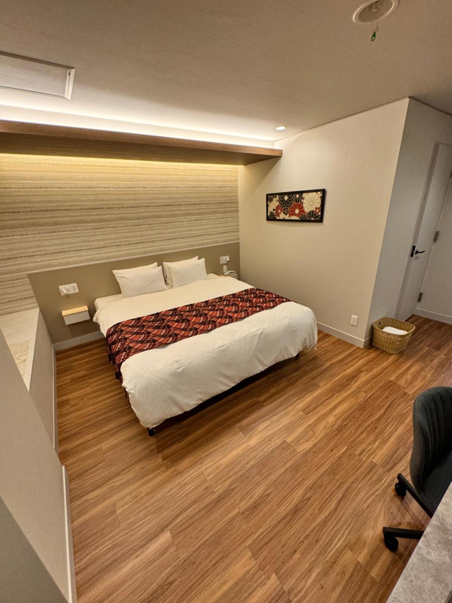 Hotel Be-Zen Shimanouchi Осака Екстер'єр фото